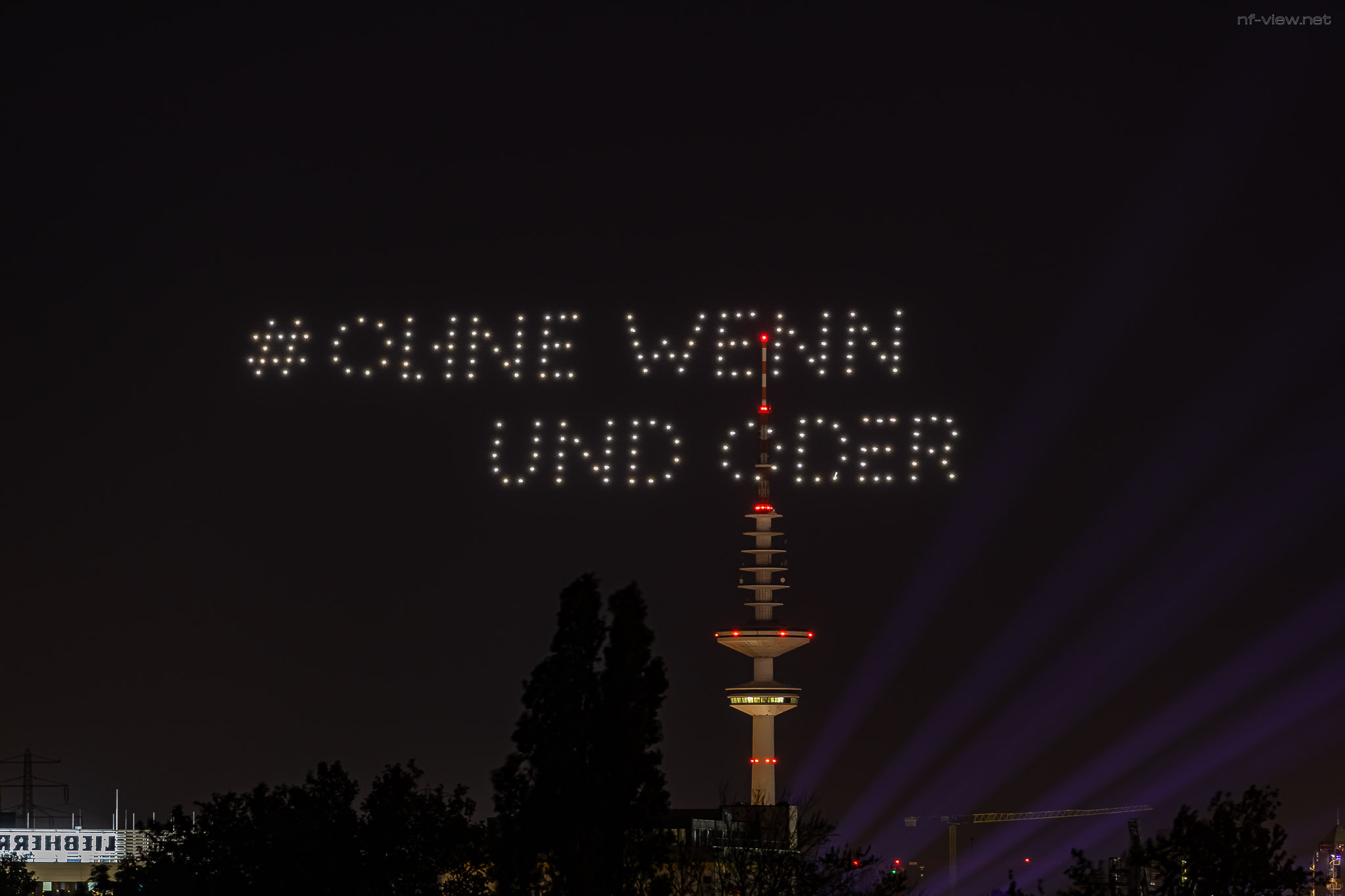 Drohnenspektakel im Hafen