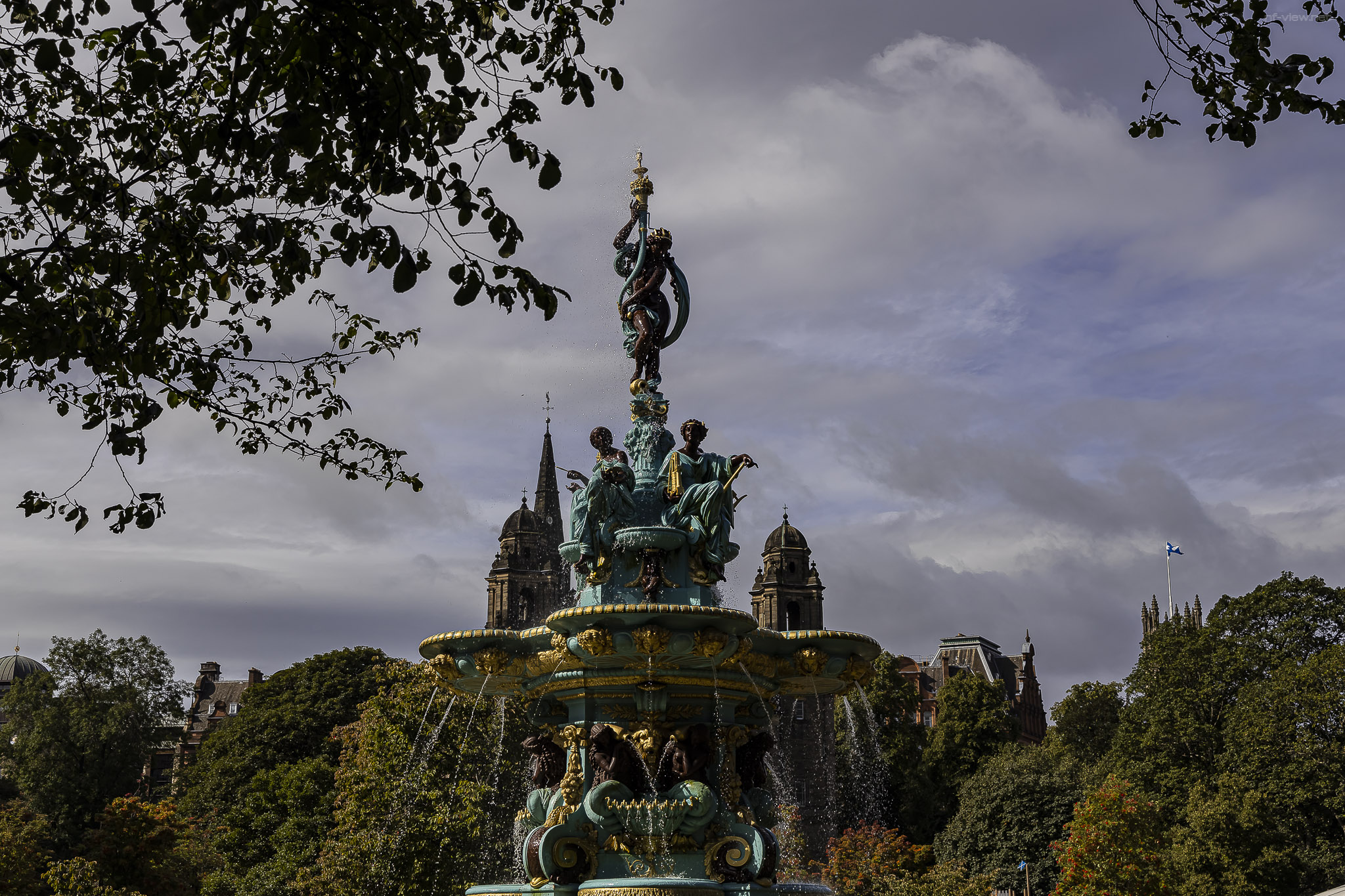 The Princes Street Garden mit dem Ross Fountain