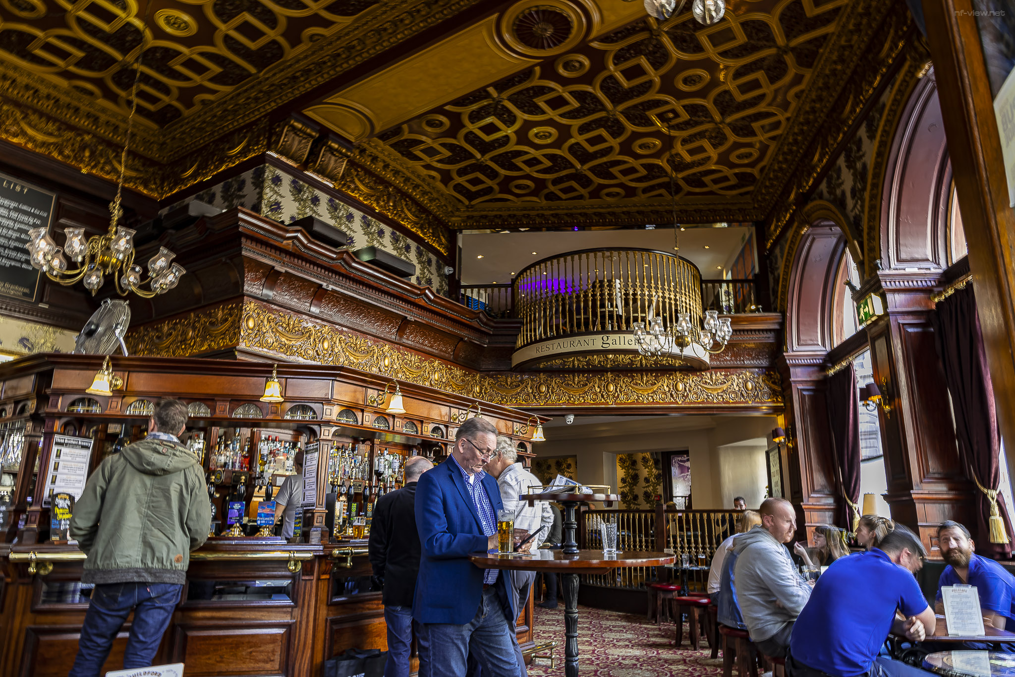 The Guildford Arms Pub im Zentrum von Edinburgh - so wie man sich Pubs in Schottland gemeinhin vorstellt