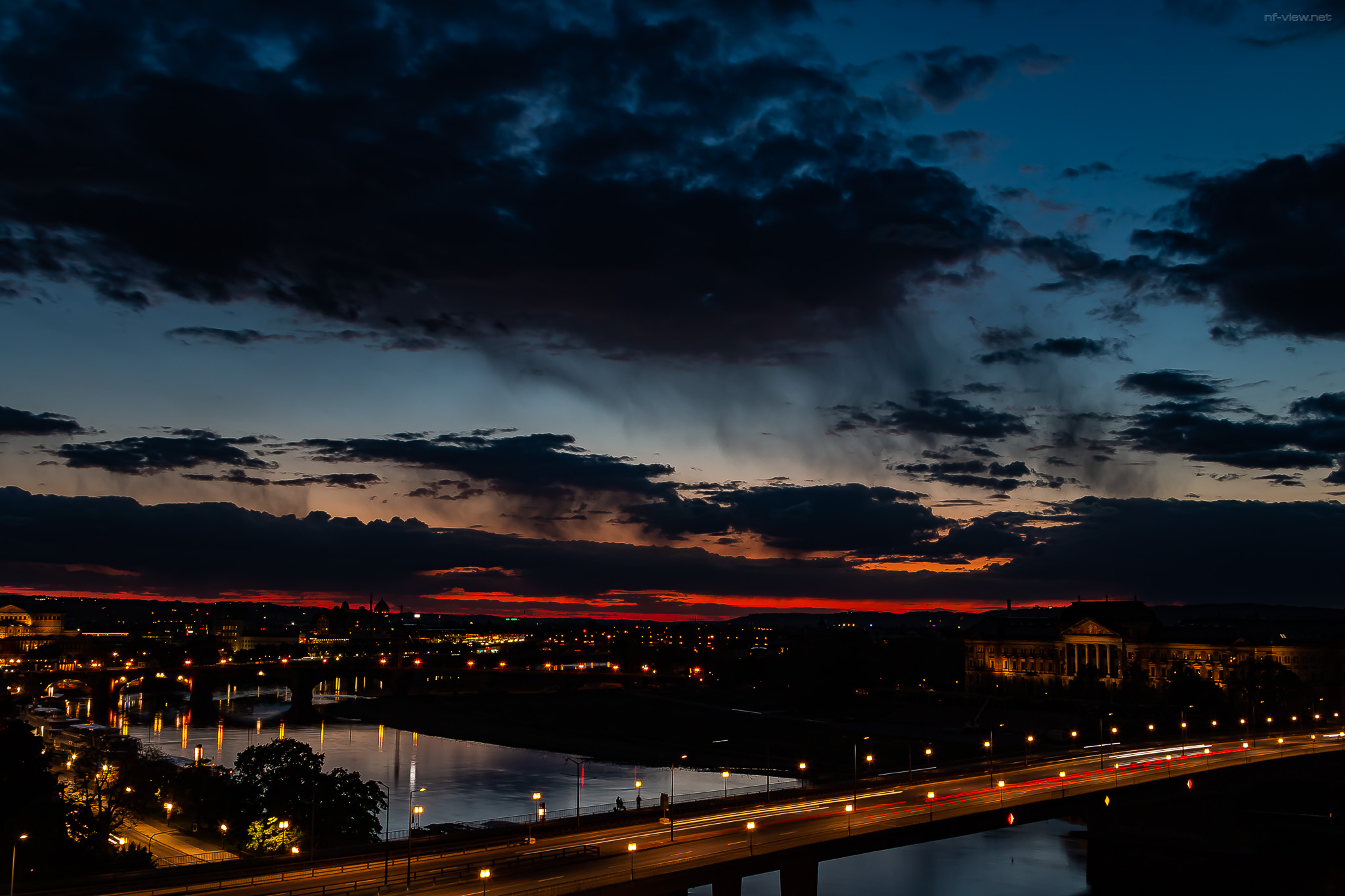 Mystischer Himmel nach Sonnenuntergang (mit noch bestehender Carolabrücke)