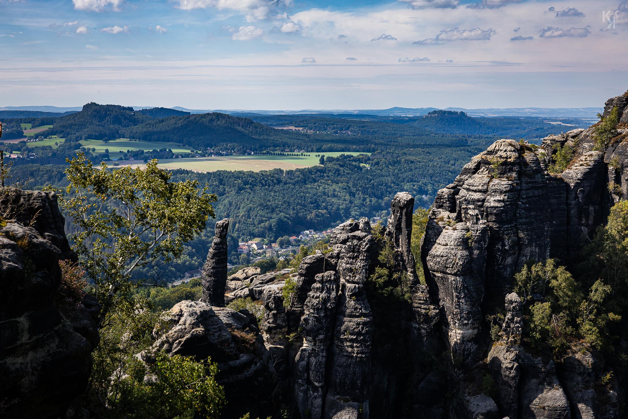 Blick auf die Pfaffensteine (links) und Königstein (rechts)