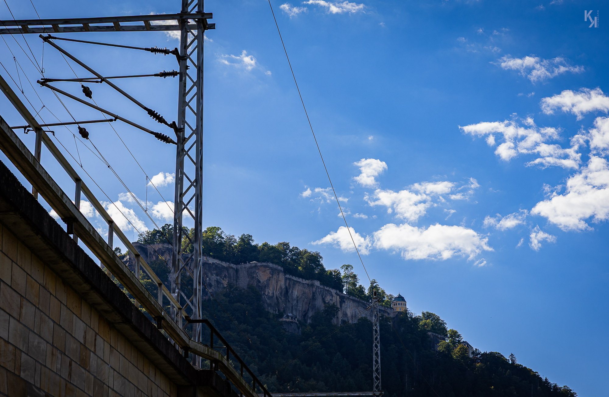 Festung Königstein von der gleichnamigen Stadt aus gesehen