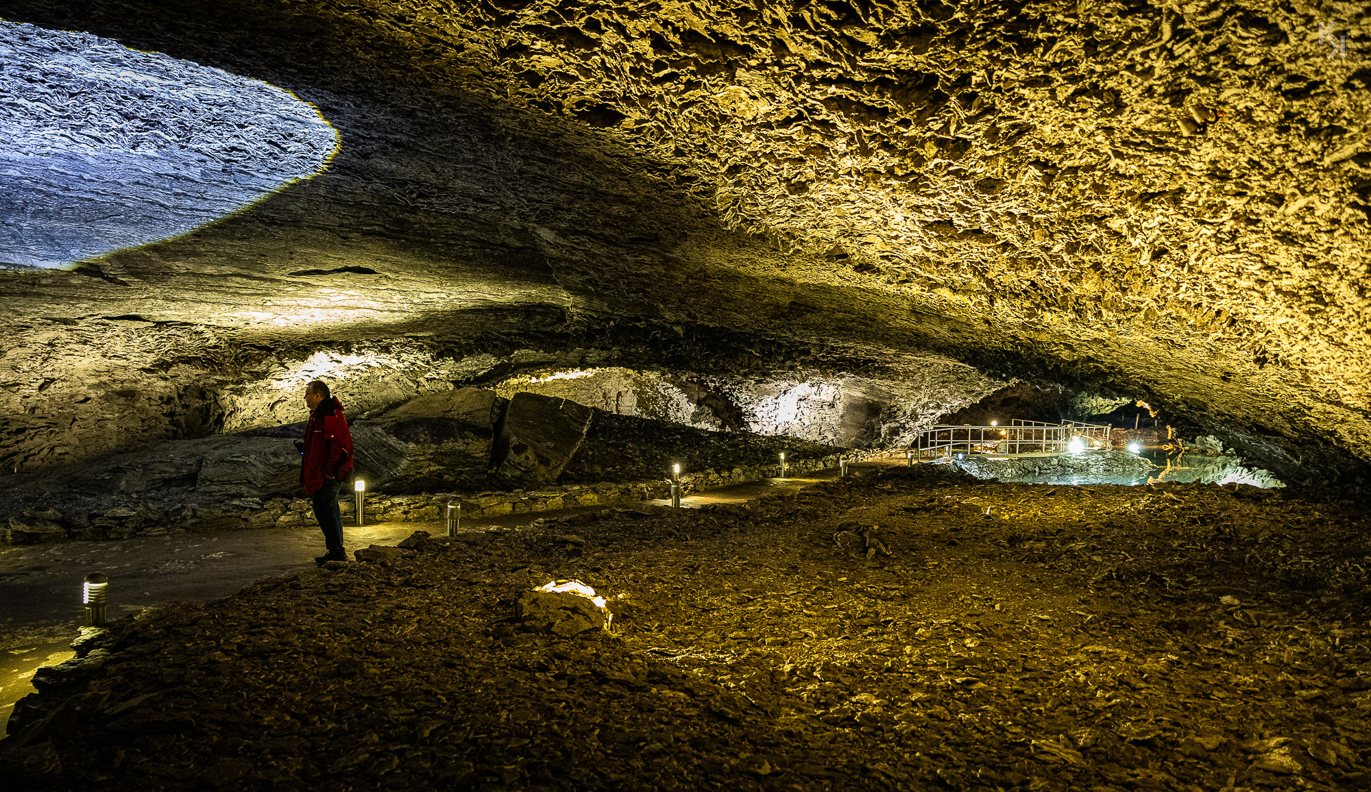 Am Beginn des Marsches durch die Höhle
