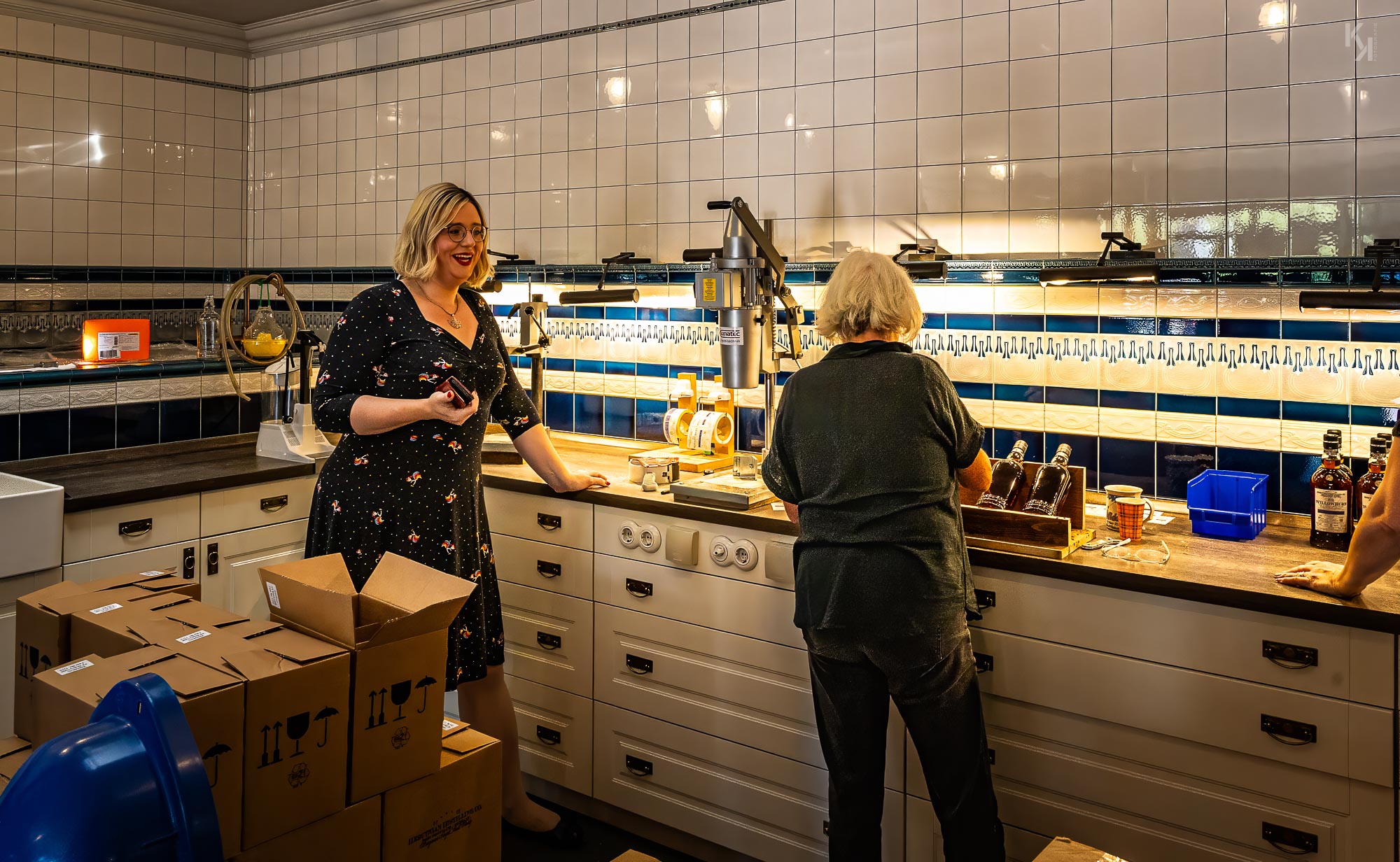 Handarbeit im Verpackungs- und Etikettierbereich