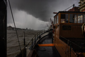 der "Tiger" unter einer schönen Regenfront